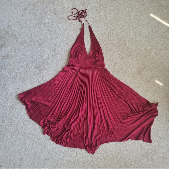 NWT Bebe Baby Halter Pleated Dress - Picture 1 of 7